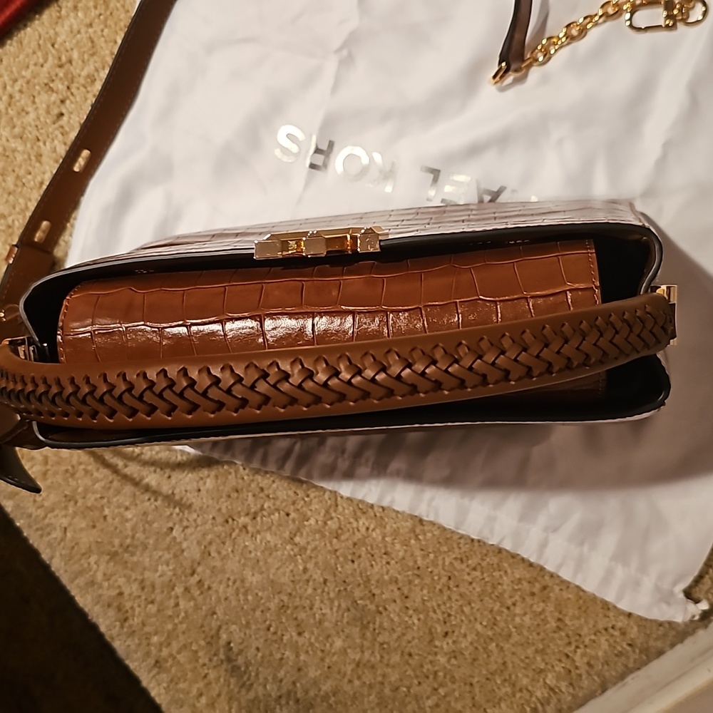 New. MK SATCHEL - Picture 5 of 16